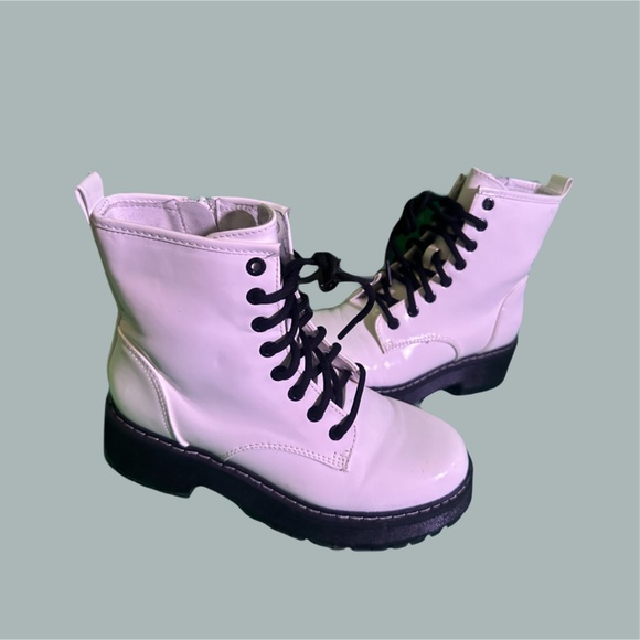 Shoes - Stylish White Combat Boots